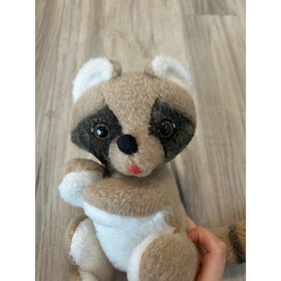 Vtg Cuddle Toys Styled By Douglas Plush 10" Raccoon 60s 70s - Picture 2 of 4